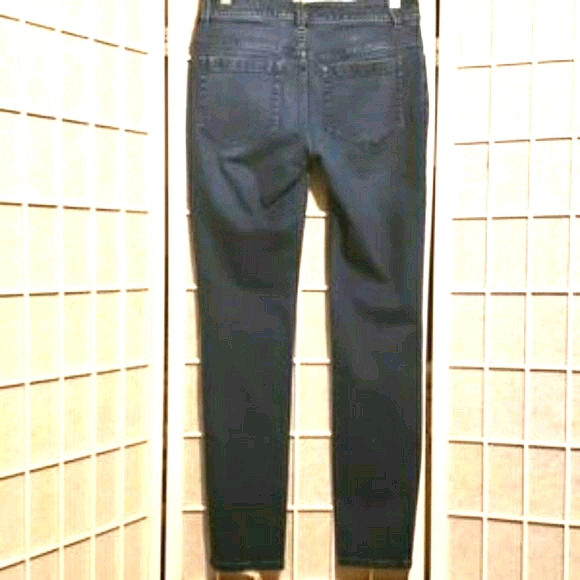 TWO by VINCE CAMUTO DARK WASH SKINNY JEANS SZ 27 - Picture 5 of 8
